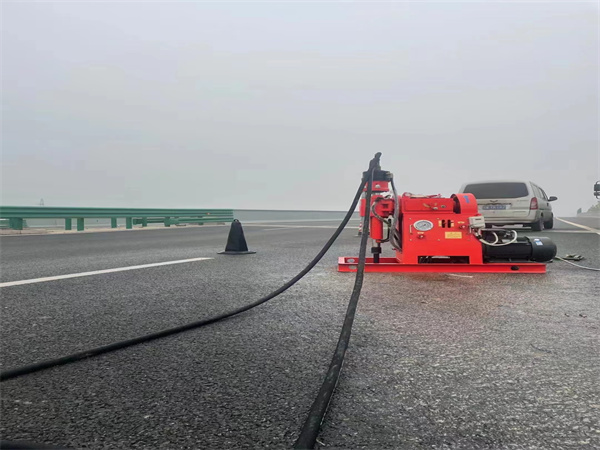 谢通门马路路基路面开裂下沉注浆加固灌浆